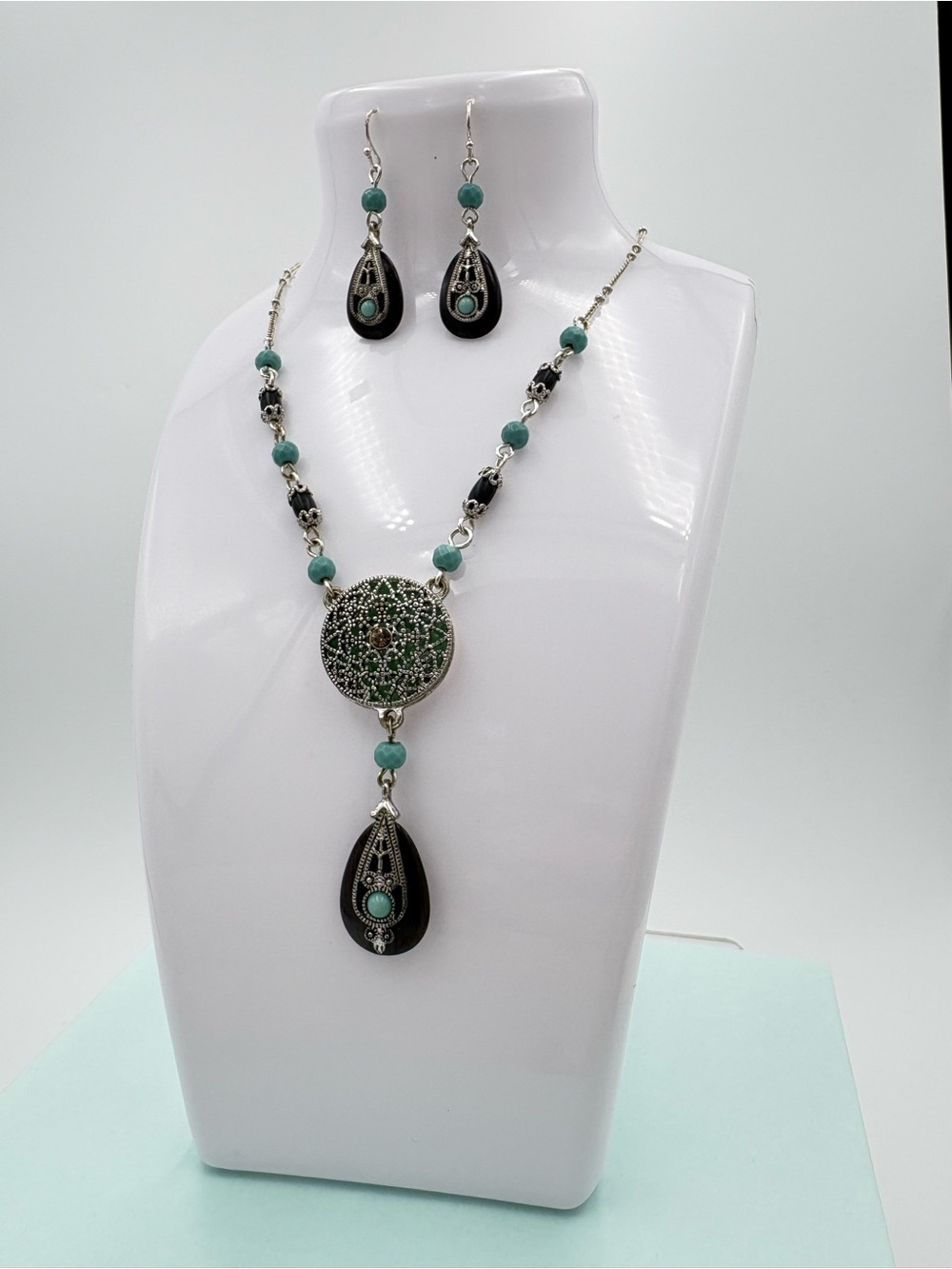 Vintage 2009 Avon Turquoise & Brown Medallion Necklace & Matching Earrings - Picture 2 of 14